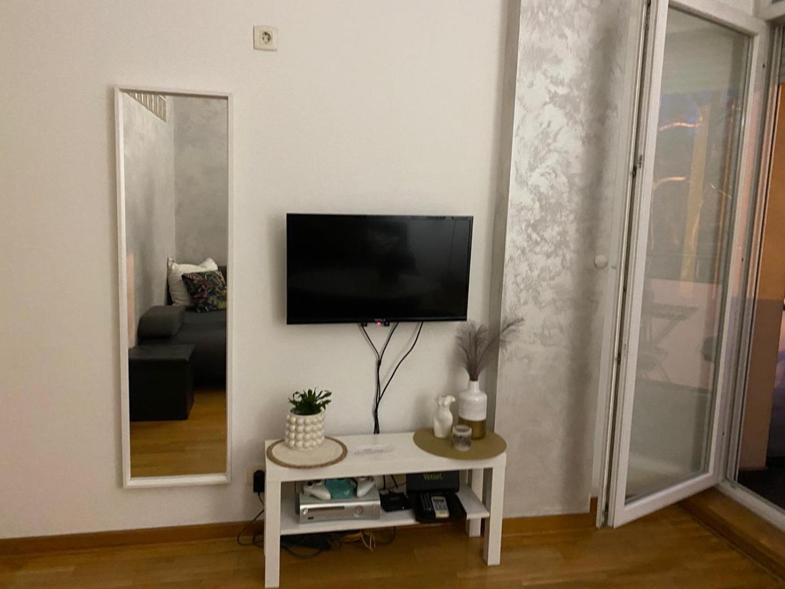 Apartman Bella Novi Beograd Bezanija Экстерьер фото